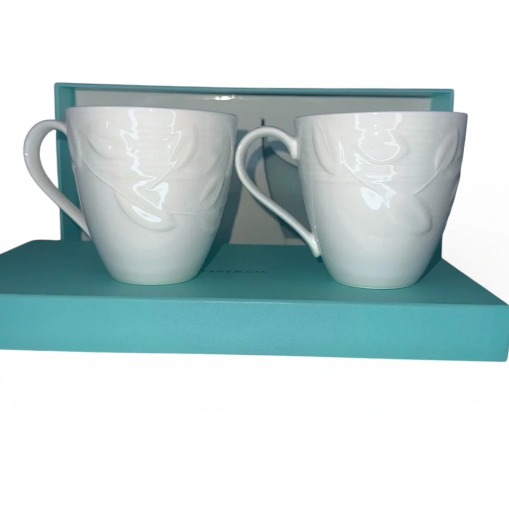 Tiffany & Co. Blue Box with White Mugs - Picture 4 of 4